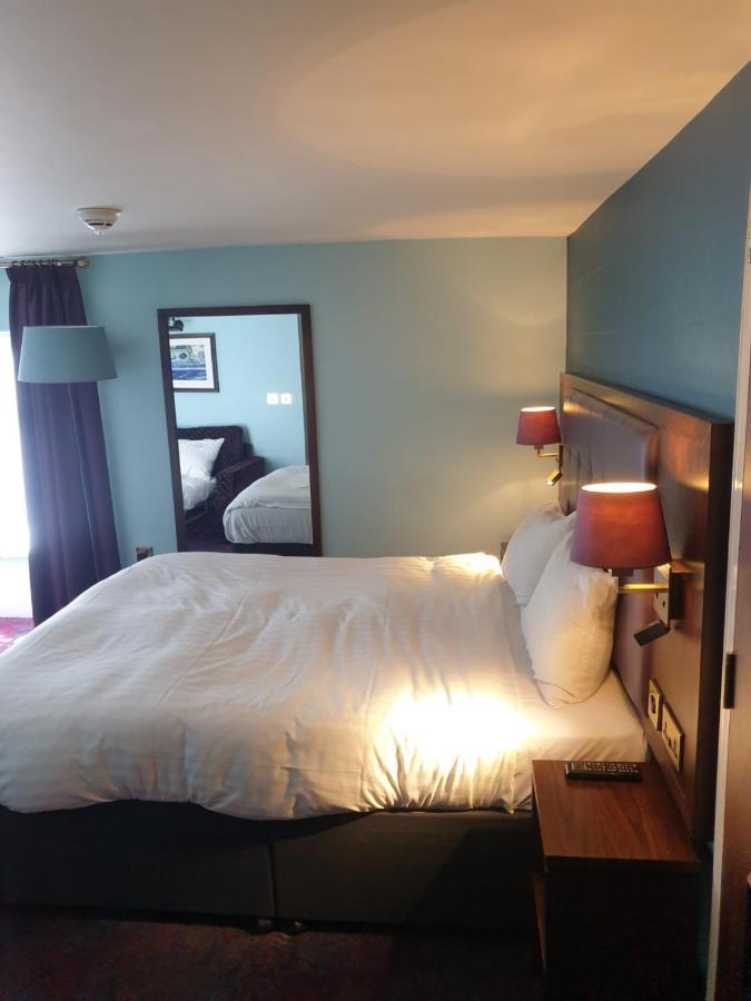 The Queen'S Head Wetherspoon Hotel Tavistock  Eksteriør billede